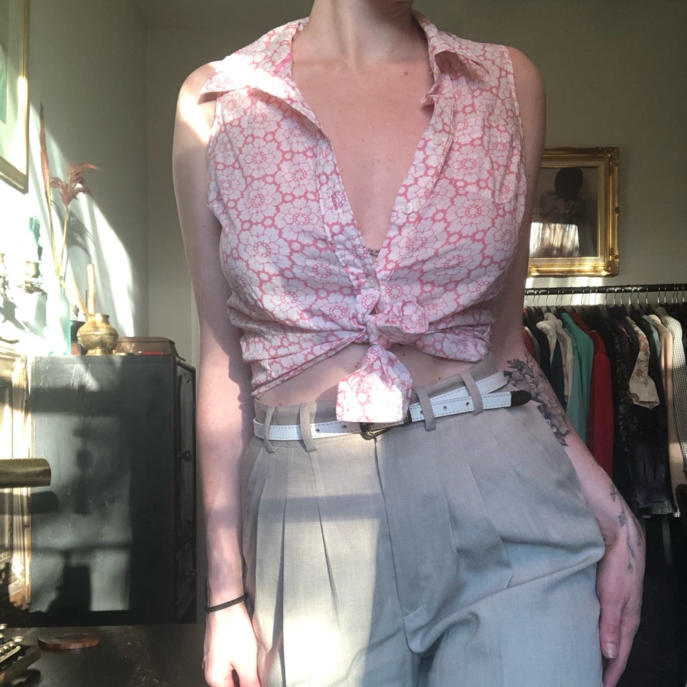 SOLD Boden Summer Sleeveless Button Down